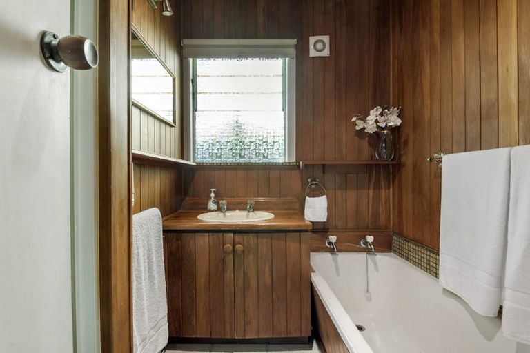 Photo of property in 64 County Road, Torbay, Auckland, 0630