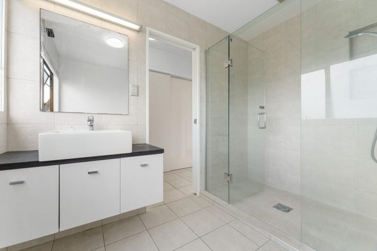 Photo of property in 3/63a Norwood Road, Bayswater, Auckland, 0622