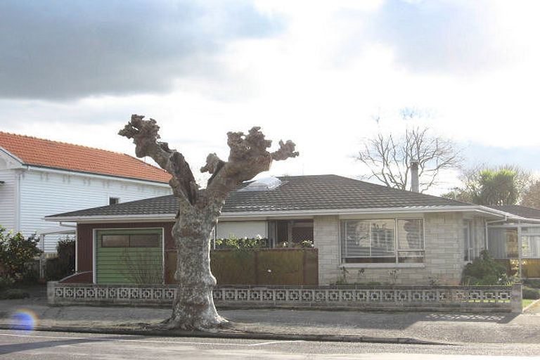 Photo of property in 403b Market Street South, Hastings, 4122