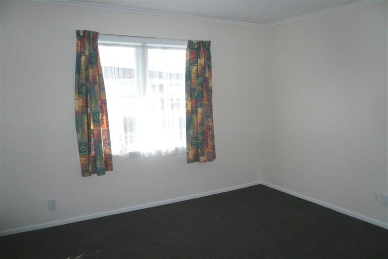 Photo of property in 34 Woodford Avenue, Henderson, Auckland, 0610