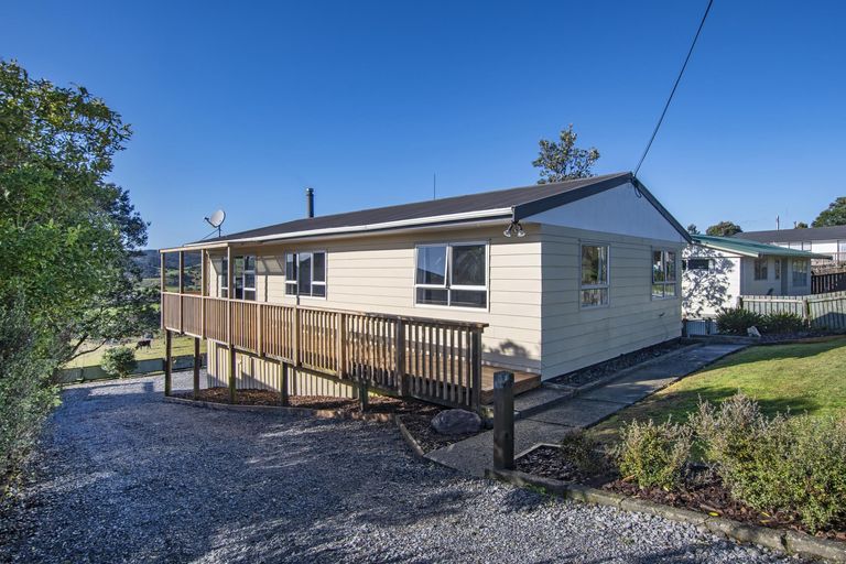 Photo of property in 7 Boundary Road, Hikurangi, 0114