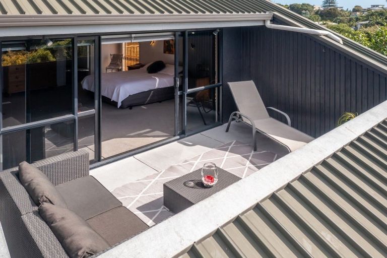 Photo of property in 20 Tiromoana Road, Raumati South, Paraparaumu, 5032