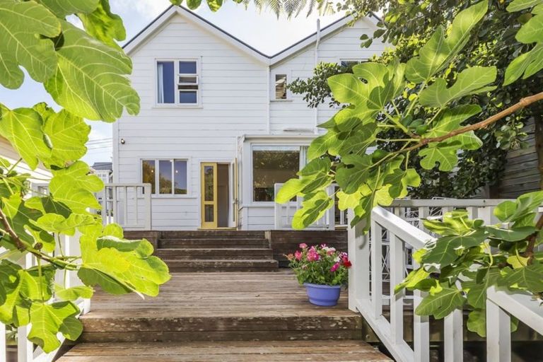 Photo of property in 104 Elizabeth Street, Mount Victoria, Wellington, 6011