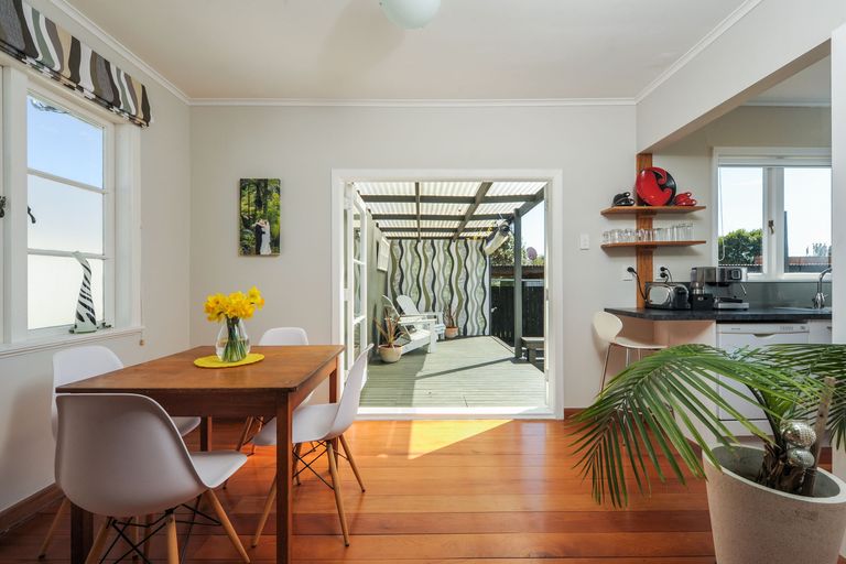 Photo of property in 1/15 Rosier Road, Glen Eden, Auckland, 0602