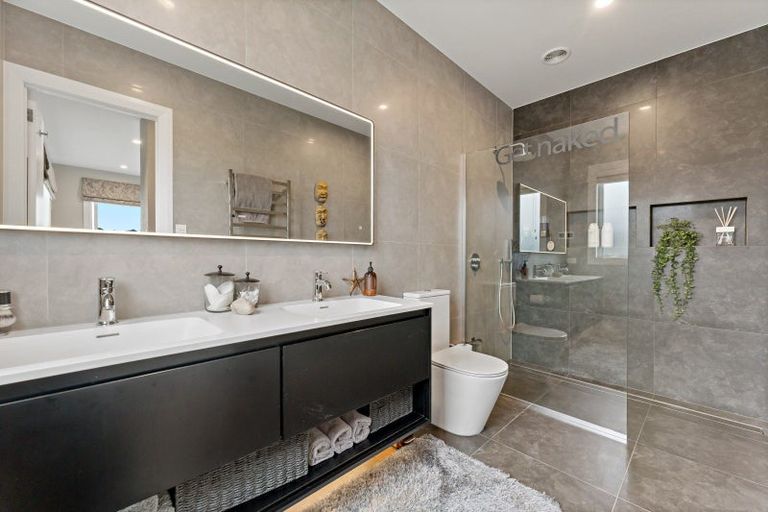 Photo of property in 61 Pitoitoi Drive, Riverhead, 0820