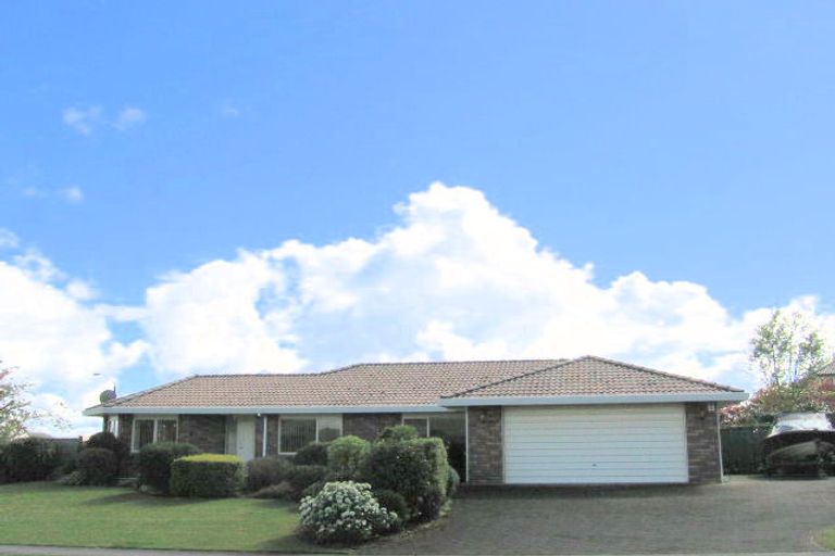 Photo of property in 2 Frisken Place, Lynmore, Rotorua, 3010