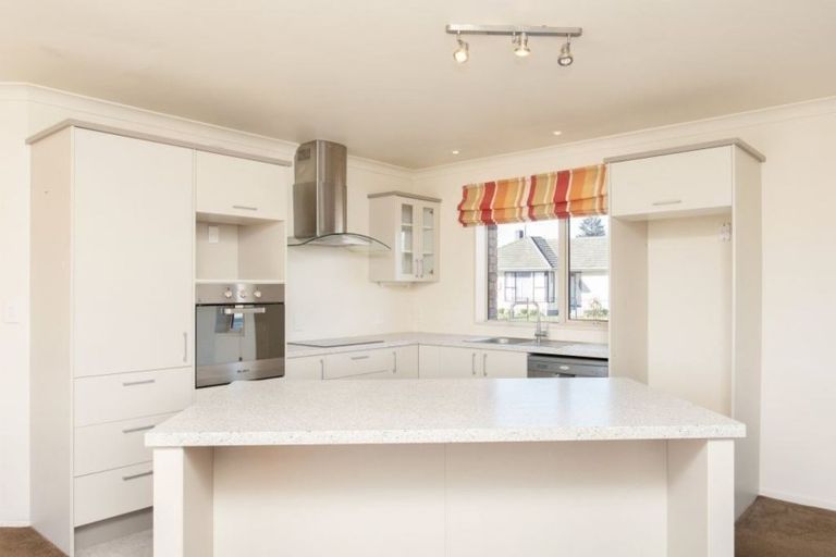 Photo of property in 28 Landy Street, Dallington, Christchurch, 8061