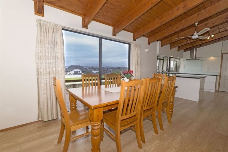 Photo of property in 3 Whiting Grove, West Harbour, Auckland, 0618