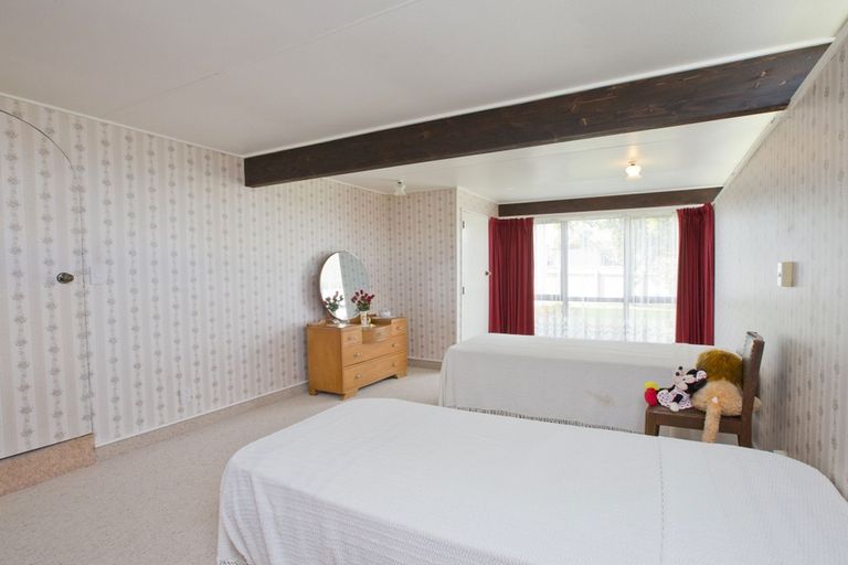 Photo of property in 6 Pukatea Place, Milson, Palmerston North, 4414