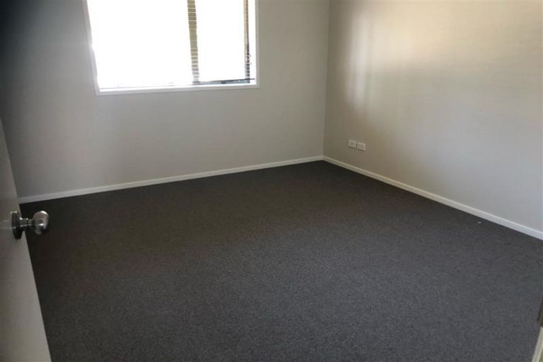 Photo of property in 55 Sabulite Road, Kelston, Auckland, 0602