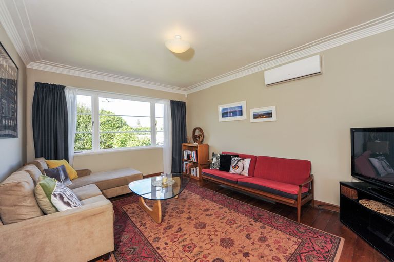 Photo of property in 1/15 Rosier Road, Glen Eden, Auckland, 0602