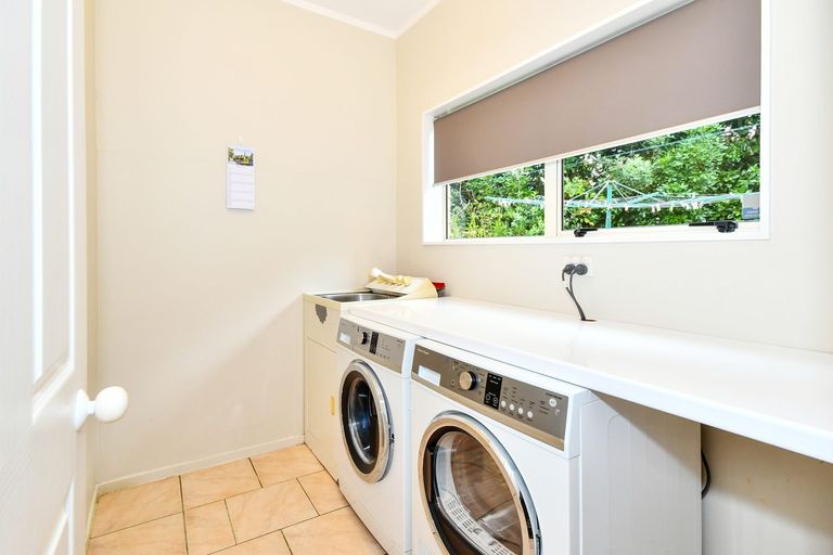 Photo of property in 15 Len Garlick Place, Pahurehure, Papakura, 2113