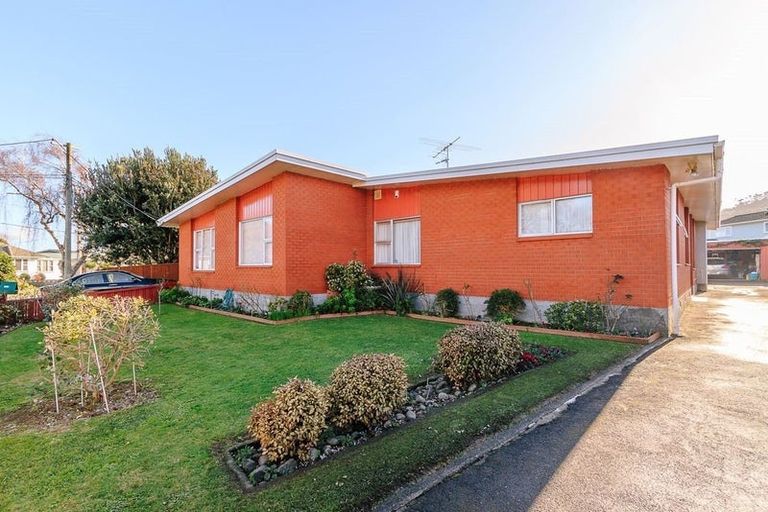 Photo of property in 10 Rosebank Avenue, Avalon, Lower Hutt, 5011