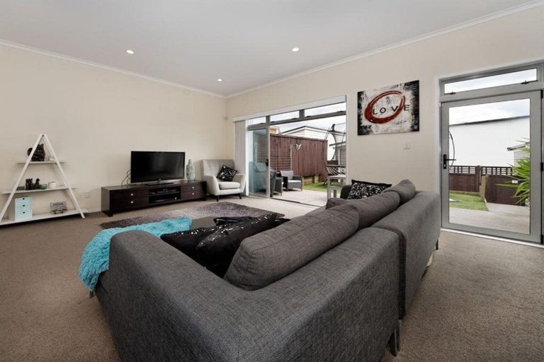 Photo of property in 48 Buckley Avenue, Hobsonville, Auckland, 0616