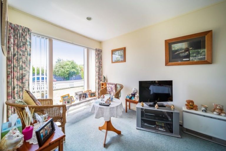 Photo of property in 1b Walmer Grove, Bell Block, New Plymouth, 4312