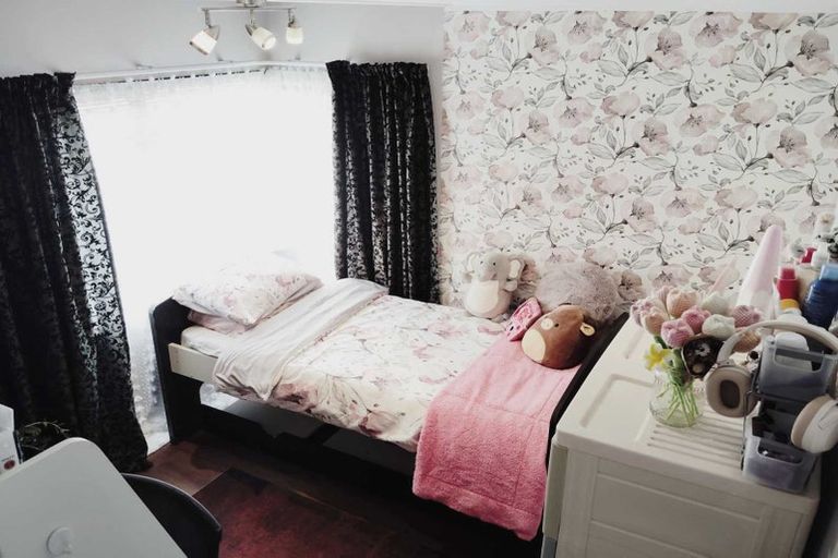 Photo of property in 1/11 Cambric Place, Botany Downs, Auckland, 2010