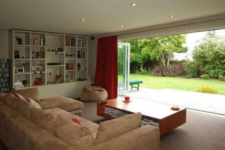Photo of property in 14 Devonport Lane, St Albans, Christchurch, 8014