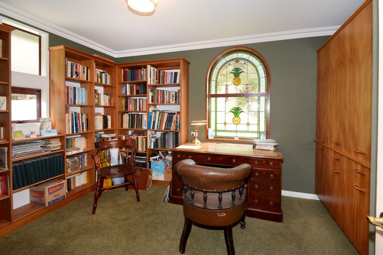 Photo of property in 4a Saint Ronans Road, Macandrew Bay, Dunedin, 9077