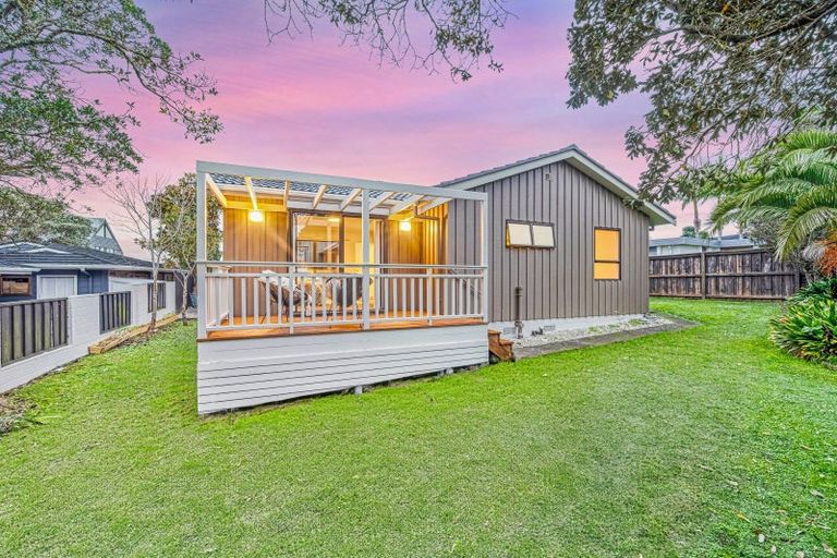 Photo of property in 12 Davita Place, Farm Cove, Auckland, 2012