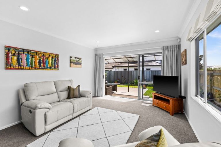 Photo of property in 79 Russell Robertson Drive, Havelock North, 4130