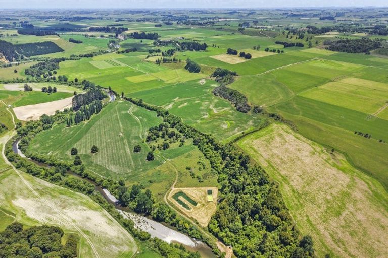 Photo of property in 1968 Kimbolton Road, Kiwitea, Feilding, 4777