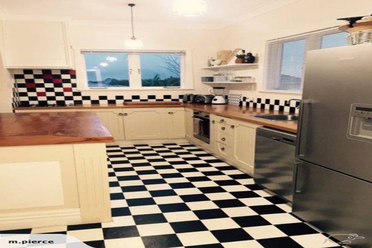 Photo of property in 1/194 Waimumu Road, Massey, Auckland, 0614