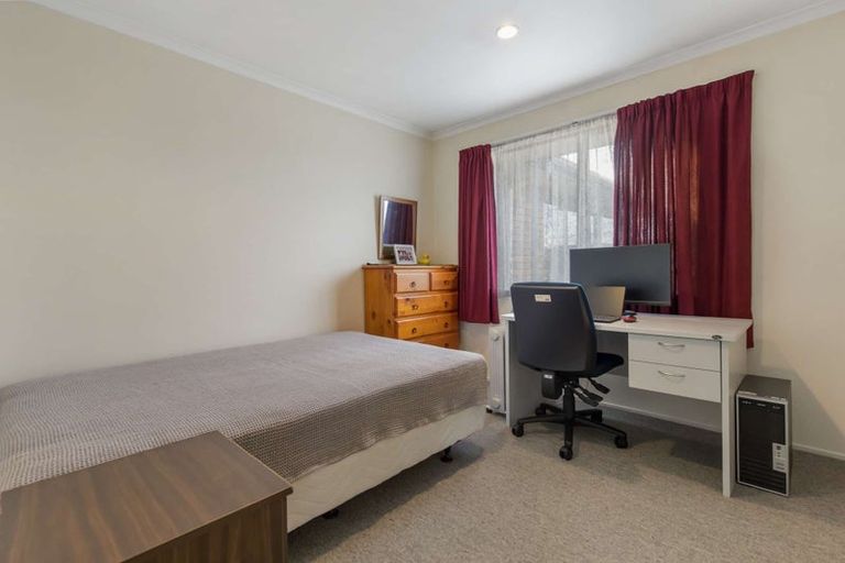 Photo of property in 24 Finchley Place, Hamilton East, Hamilton, 3216