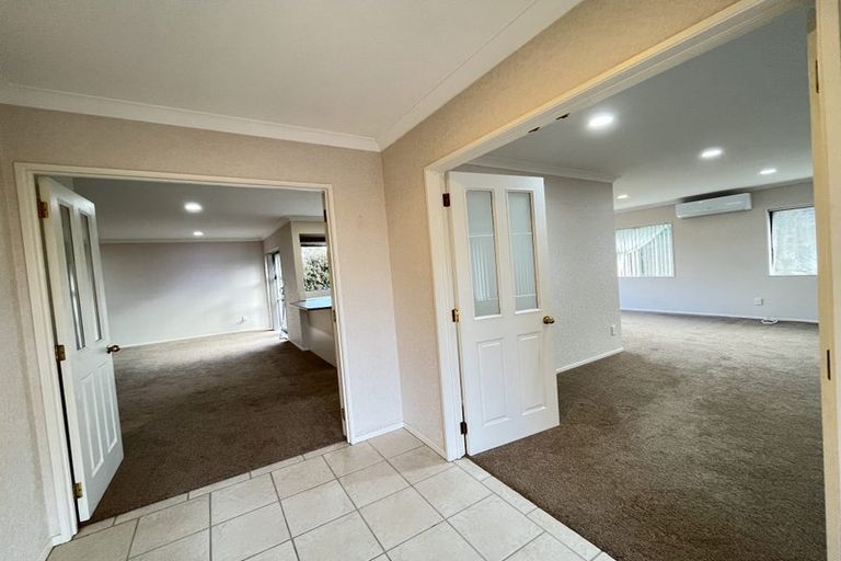 Photo of property in 14 Brittas Place, East Tamaki, Auckland, 2016