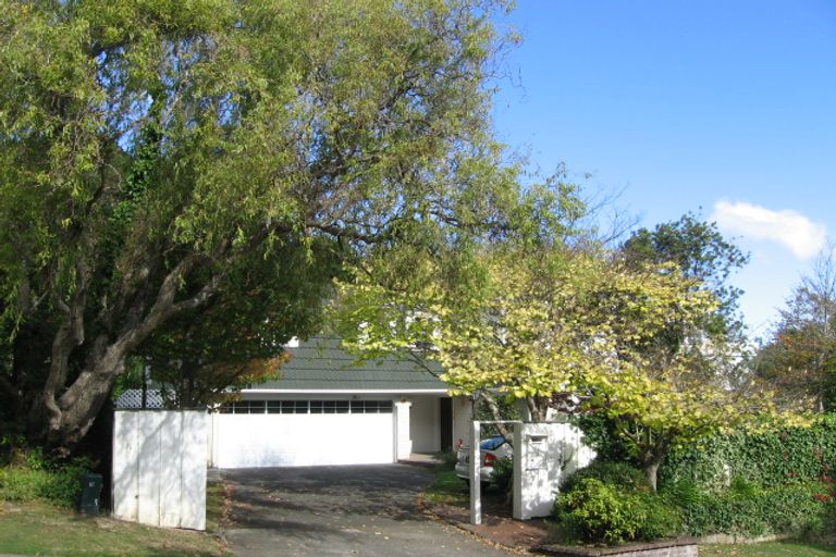 Photo of property in 70 Chatsworth Road, Silverstream, Upper Hutt, 5019