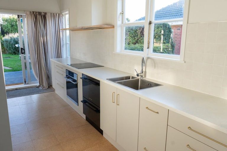 Photo of property in 37 Puketai Street, Andersons Bay, Dunedin, 9013