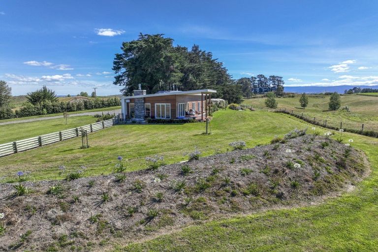 Photo of property in 2658 Taihape Road, Sherenden, Hastings, 4179