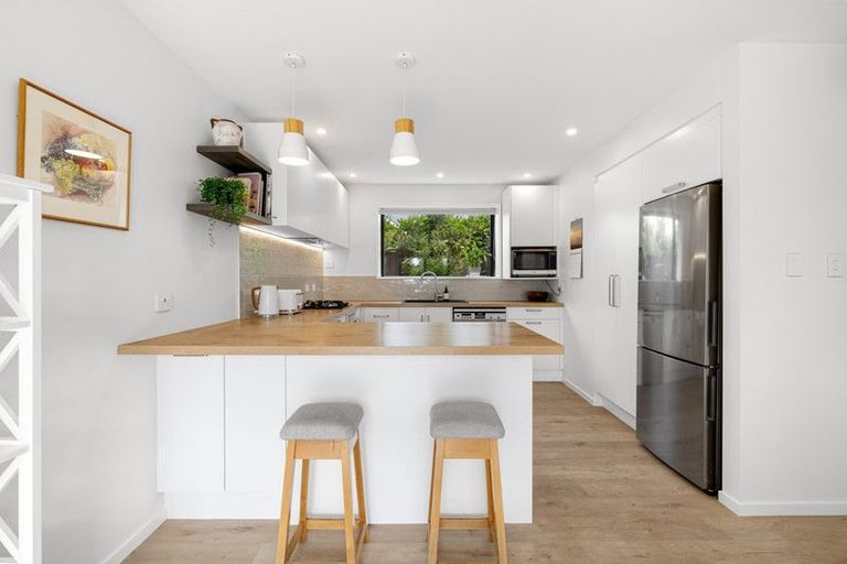 Photo of property in 20 Sheraton Place, Redwood, Christchurch, 8051