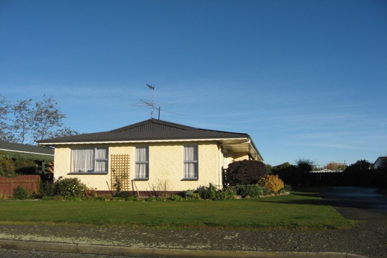 Photo of property in 8 Douglas Street, Winton, 9720