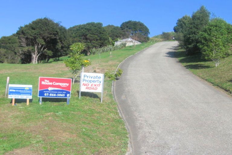 Photo of property in 75 Tarapatiki Drive, Whitianga, 3510