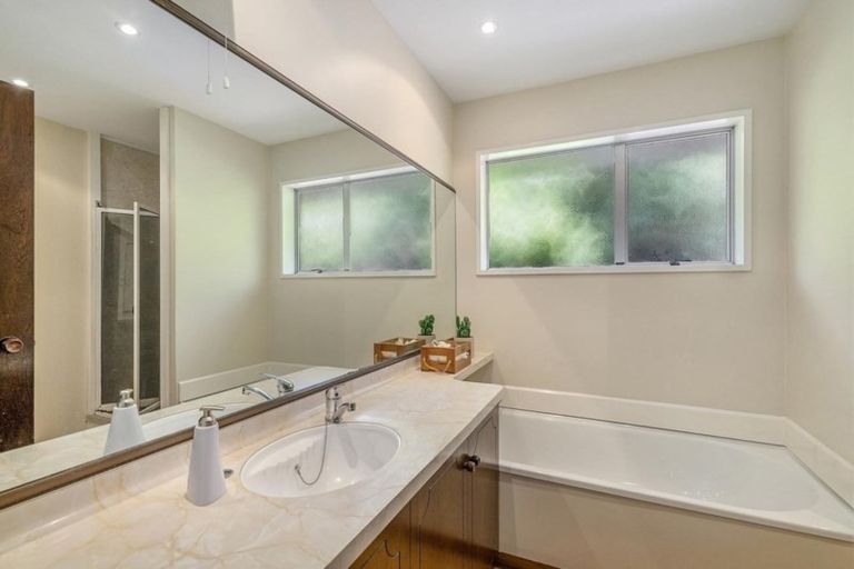 Photo of property in 10 Godfrey Place, Ilam, Christchurch, 8041