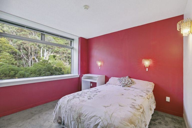 Photo of property in Jerningham Apartments, 20 Oriental Terrace, Oriental Bay, Wellington, 6011