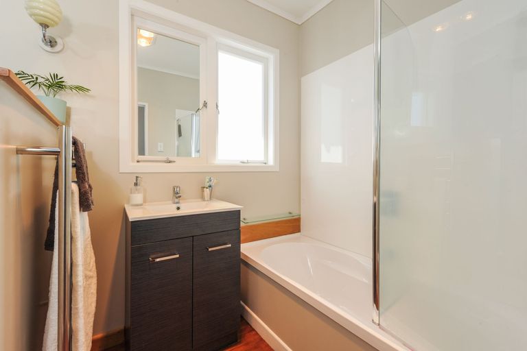 Photo of property in 1/15 Rosier Road, Glen Eden, Auckland, 0602