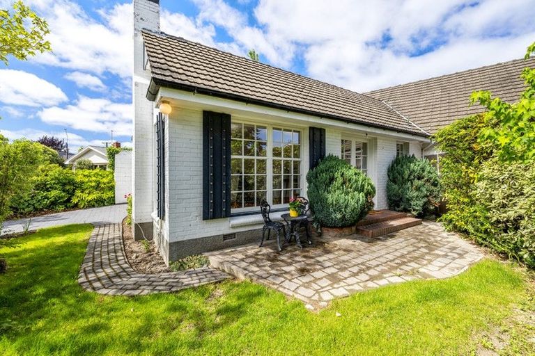 Photo of property in 2/3 Tuirau Place, Ilam, Christchurch, 8041