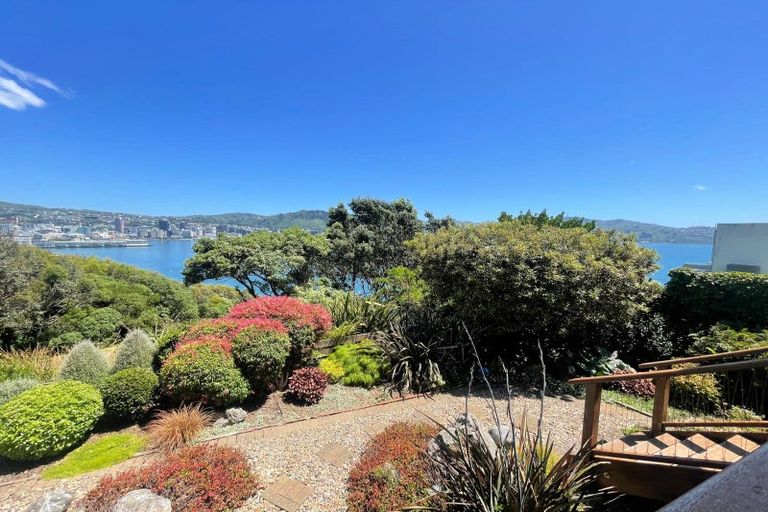 Photo of property in Beauport Apartments, 2/30 The Crescent, Roseneath, Wellington, 6011