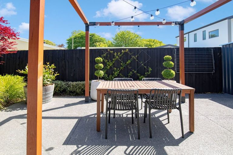 Photo of property in 2/116 Champion Street, Edgeware, Christchurch, 8013