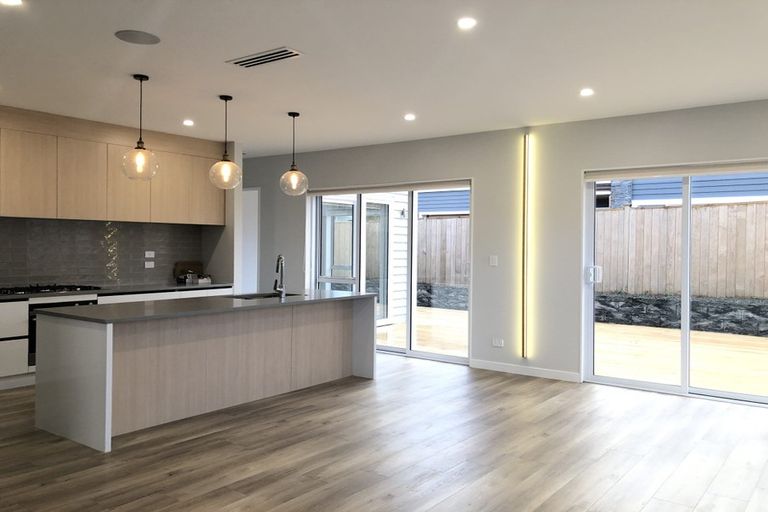 Photo of property in 25 Bevyn Street, Castor Bay, Auckland, 0620