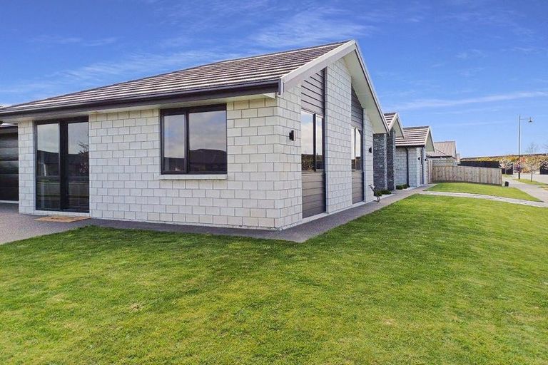 Photo of property in 32 Bill Harvey Drive, Halswell, Christchurch, 8025