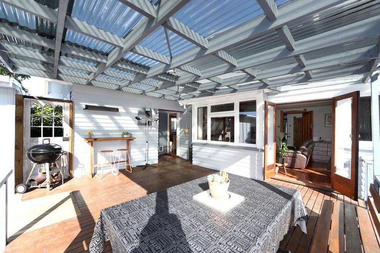 Photo of property in 609 Saint Aubyn Street West, Saint Leonards, Hastings, 4120