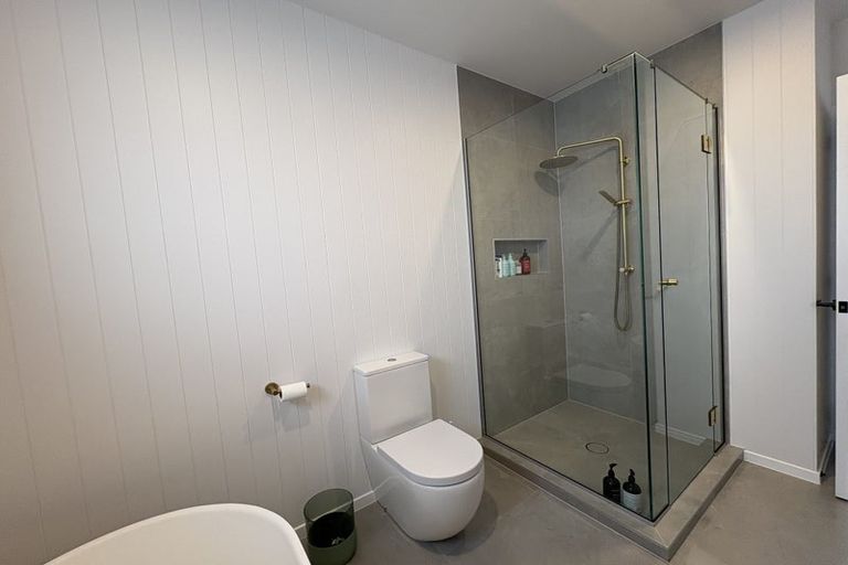 Photo of property in 37 Boeing Way, Newlands, Wellington, 6037