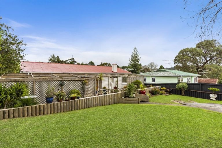 Photo of property in 1/5 Hellyers Street, Birkdale, Auckland, 0626
