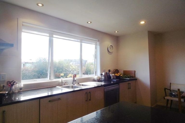 Photo of property in 11 Ward Crescent, Te Atatu Peninsula, Auckland, 0610