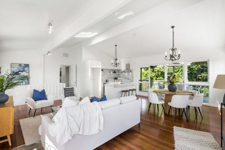 Photo of property in 7 Tranquil Glade, Hillcrest, Auckland, 0627