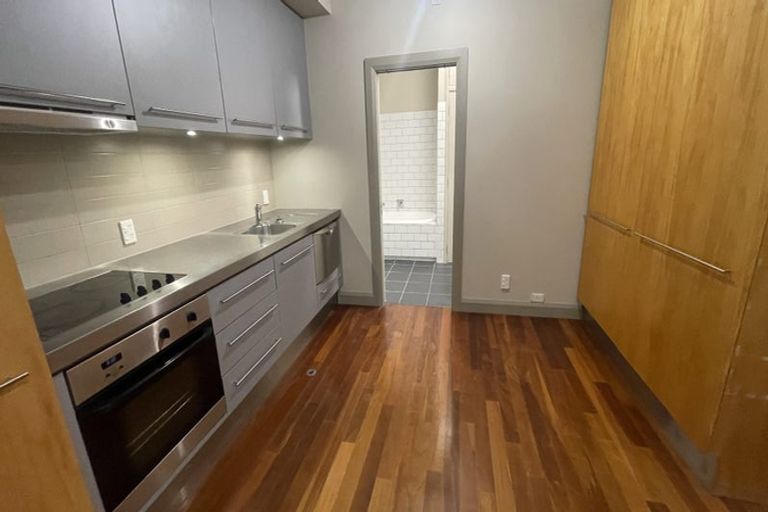 Photo of property in 98 Riddiford Street, Newtown, Wellington, 6021