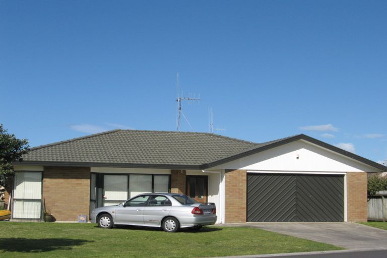 Photo of property in 21 Reef Avenue, Papamoa Beach, Papamoa, 3118