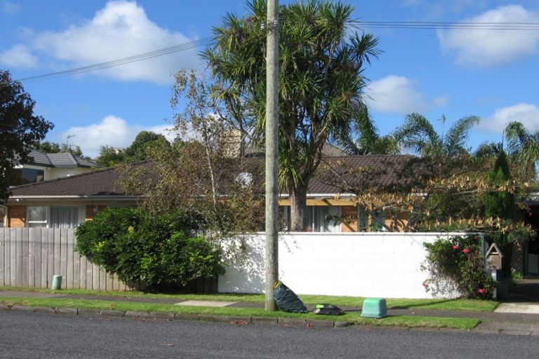 Photo of property in 3/9 Devon Road, Bucklands Beach, Auckland, 2012